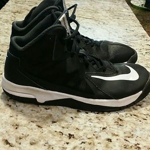 Boys basketball shoes